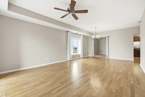 Tiny photo for 410 W Mahogany Court #509, Palatine, IL 60067 (MLS # 12589458)