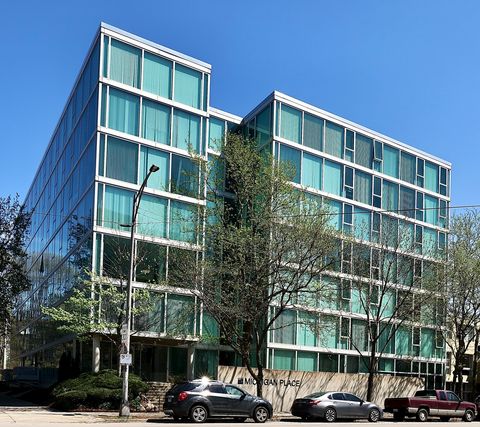 Photo of 3115 S Michigan Avenue #504, Chicago, IL 60616 (MLS # 12622030)