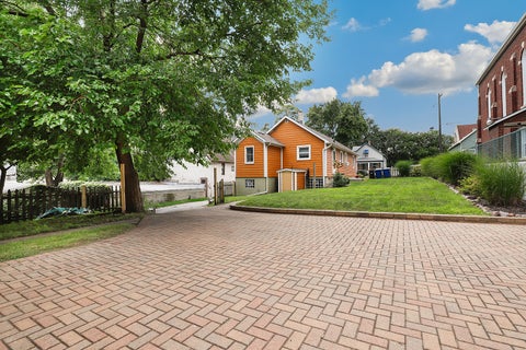 Tiny photo for 13157 Greenwood Avenue, Blue Island, IL 60406 (MLS # 12741406)