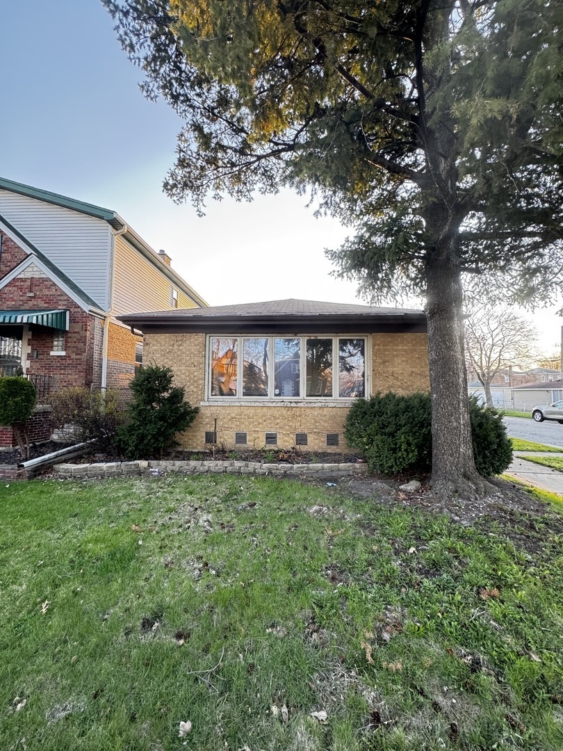 10100 S Saint Lawrence Avenue