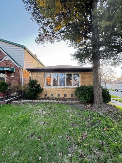 Tiny photo for 10100 S Saint Lawrence Avenue, Chicago, IL 60628 (MLS # 12618101)