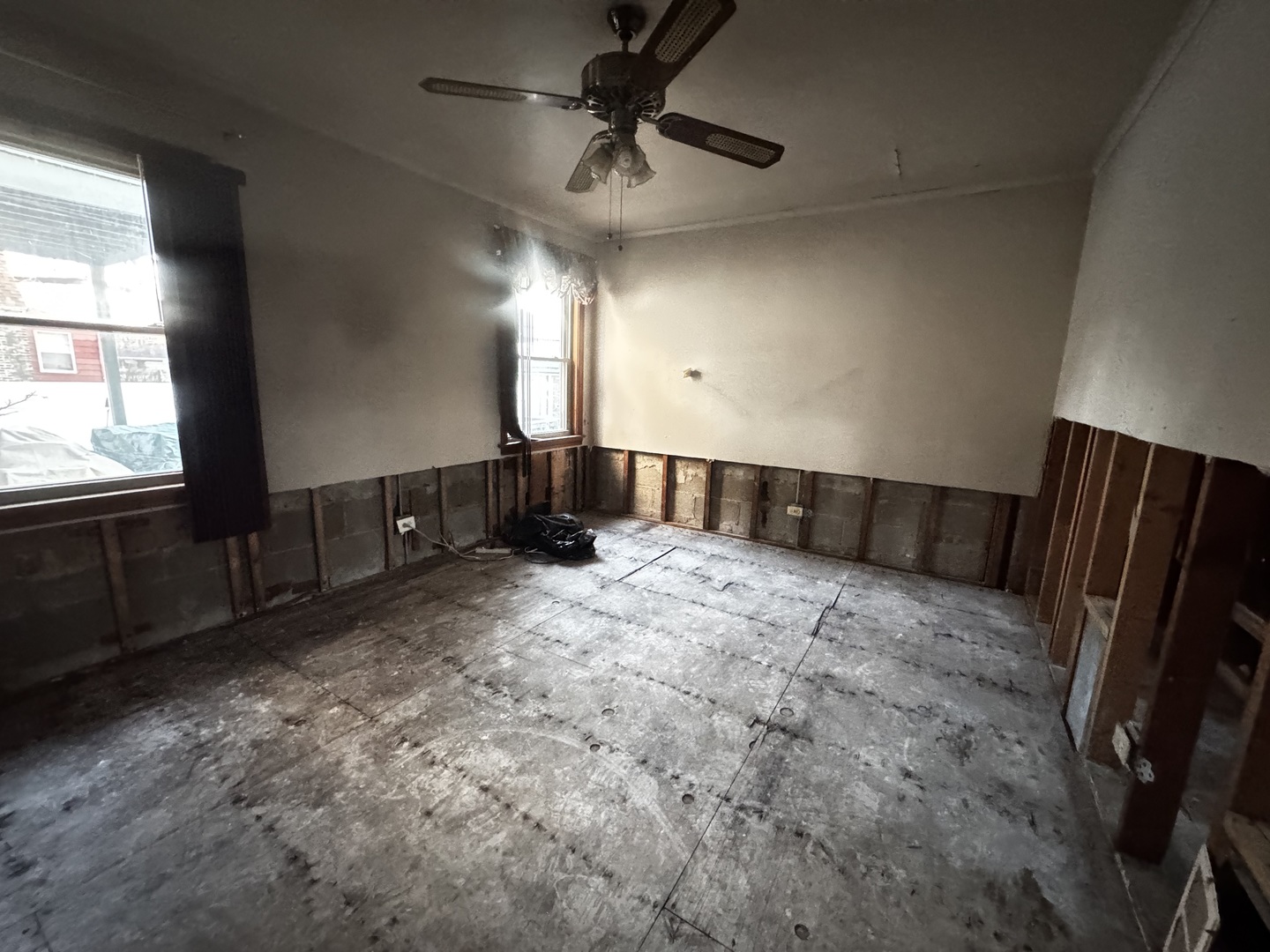 10100 S Saint Lawrence Avenue