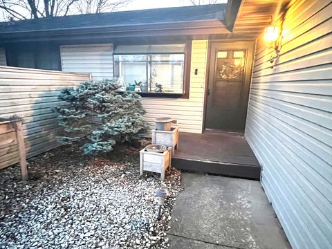 Tiny photo for 106 Spring Circle #106, Urbana, IL 61802 (MLS # 12565531)