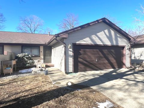 Photo of 106 Spring Circle #106, Urbana, IL 61802 (MLS # 12565531)