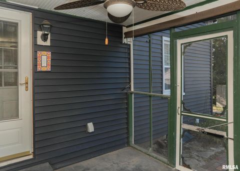 Tiny photo for 421 10TH Street #A, Silvis, IL 61282 (MLS # QC4267487)