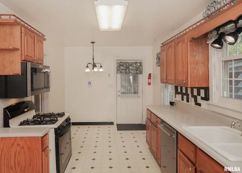 Tiny photo for 421 10TH Street #A, Silvis, IL 61282 (MLS # QC4267487)