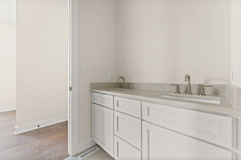 Tiny photo for 493 Stonebridge Parkway, Valparaiso, IN 46383 (MLS # 12692103)