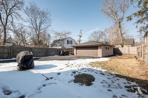 Tiny photo for 262 Lionel Road, Riverside, IL 60546 (MLS # 12584830)