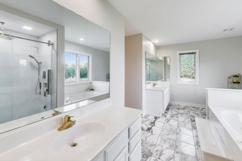 Tiny photo for 179 Sycamore Drive, Hawthorn Woods, IL 60047 (MLS # 12470326)