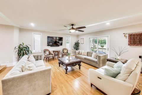 Tiny photo for 179 Sycamore Drive, Hawthorn Woods, IL 60047 (MLS # 12470326)