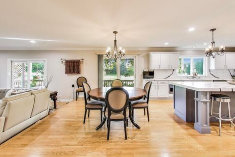 Tiny photo for 179 Sycamore Drive, Hawthorn Woods, IL 60047 (MLS # 12470326)