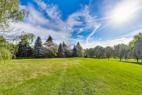 Tiny photo for 179 Sycamore Drive, Hawthorn Woods, IL 60047 (MLS # 12470326)