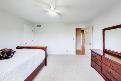 Tiny photo for 179 Sycamore Drive, Hawthorn Woods, IL 60047 (MLS # 12470326)