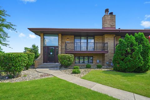 Photo of 17921 Alaska Court #8, Orland Park, IL 60467 (MLS # 12434700) Photo of 17921 Alaska Court #8, Orland Park, IL 60467 (MLS # 12434700)