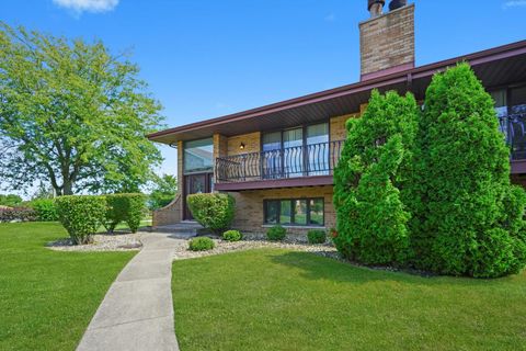 Tiny photo for 17921 Alaska Court #8, Orland Park, IL 60467 (MLS # 12434700)