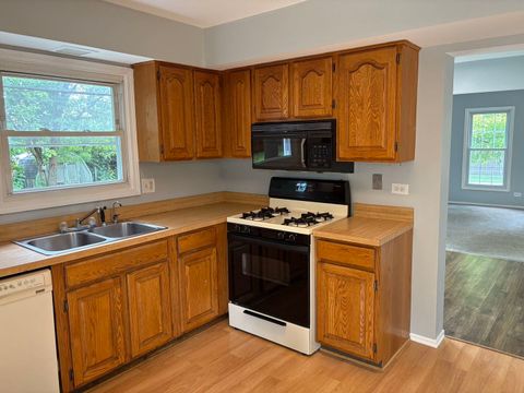 Tiny photo for 848 Birchbark Trail, Carol Stream, IL 60188 (MLS # 12452336)