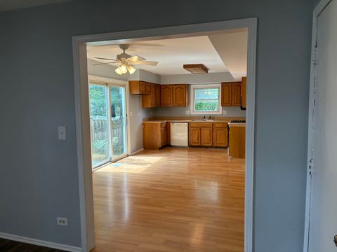 Tiny photo for 848 Birchbark Trail, Carol Stream, IL 60188 (MLS # 12452336)