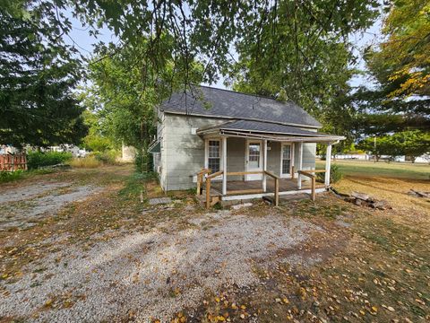 Tiny photo for 208 N Main Street, Broadlands, IL 61816 (MLS # 12493433)