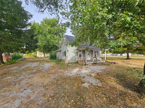 Photo of 208 N Main Street, Broadlands, IL 61816 (MLS # 12493433)