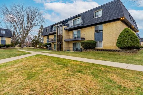 Tiny photo for 11128 S 84th Avenue #2B, Palos Hills, IL 60465 (MLS # 12538764)