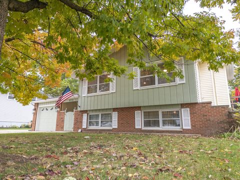 Tiny photo for 613 Westnedge Road, Joliet, IL 60435 (MLS # 12499478)