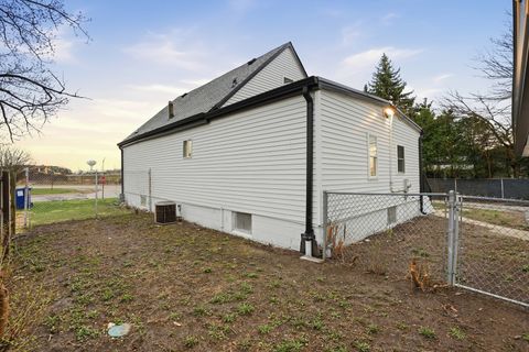 Tiny photo for 9442 S Octavia Avenue, Bridgeview, IL 60455 (MLS # 12607524)