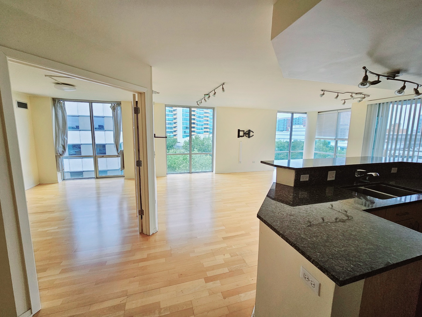 1640 MAPLE Avenue 502