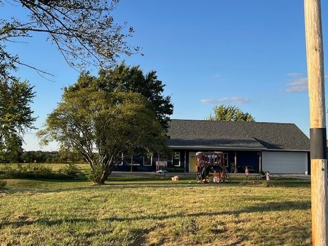 Tiny photo for 466 County Road 100 N, Sadorus, IL 61872 (MLS # 12501242)