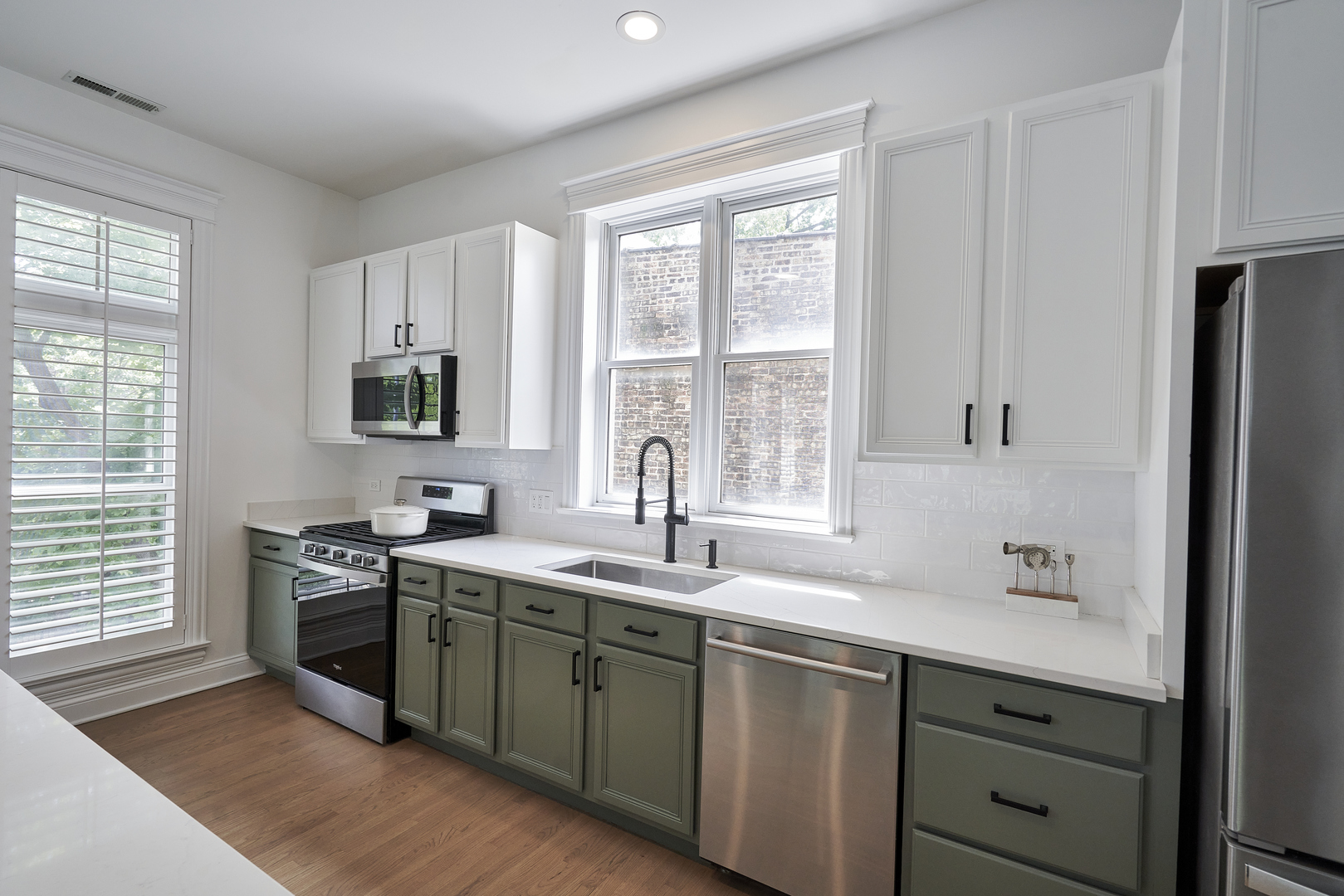 1501 W Diversey Parkway B