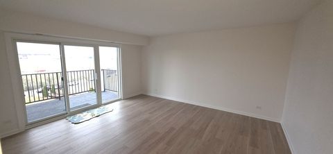 Tiny photo for 375 PLUM CREEK Drive #412, Wheeling, IL 60090 (MLS # 12604167)