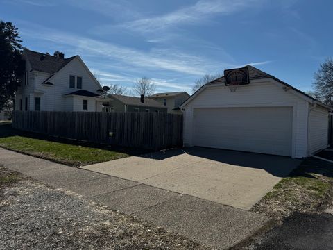 Tiny photo for 1431 29th Avenue, Moline, IL 61265 (MLS # 12596150)