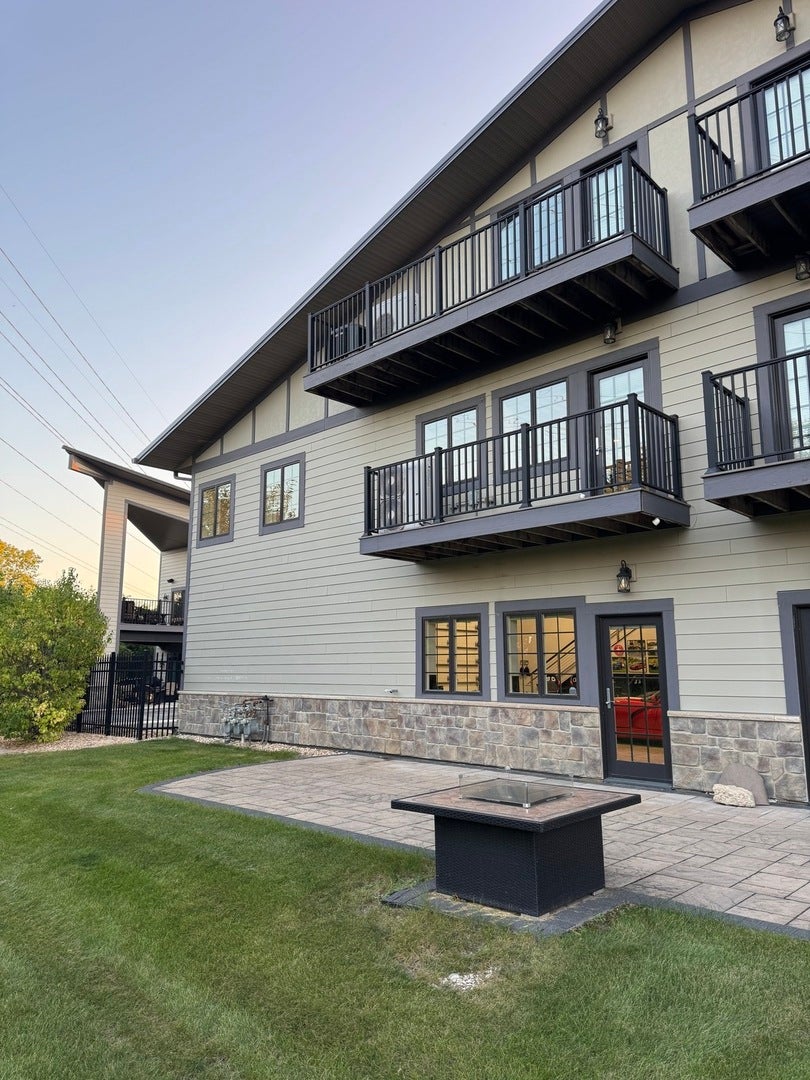 2236 Ferry Road 115