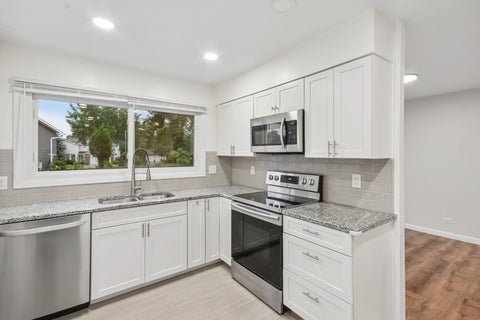Tiny photo for 930 Dorncliff Lane, Buffalo Grove, IL 60089 (MLS # 12727818)