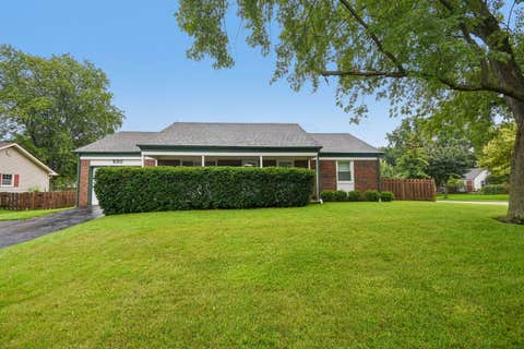 Tiny photo for 930 Dorncliff Lane, Buffalo Grove, IL 60089 (MLS # 12727818)