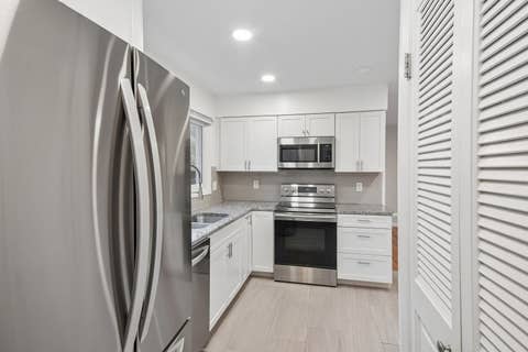 Tiny photo for 930 Dorncliff Lane, Buffalo Grove, IL 60089 (MLS # 12727818)