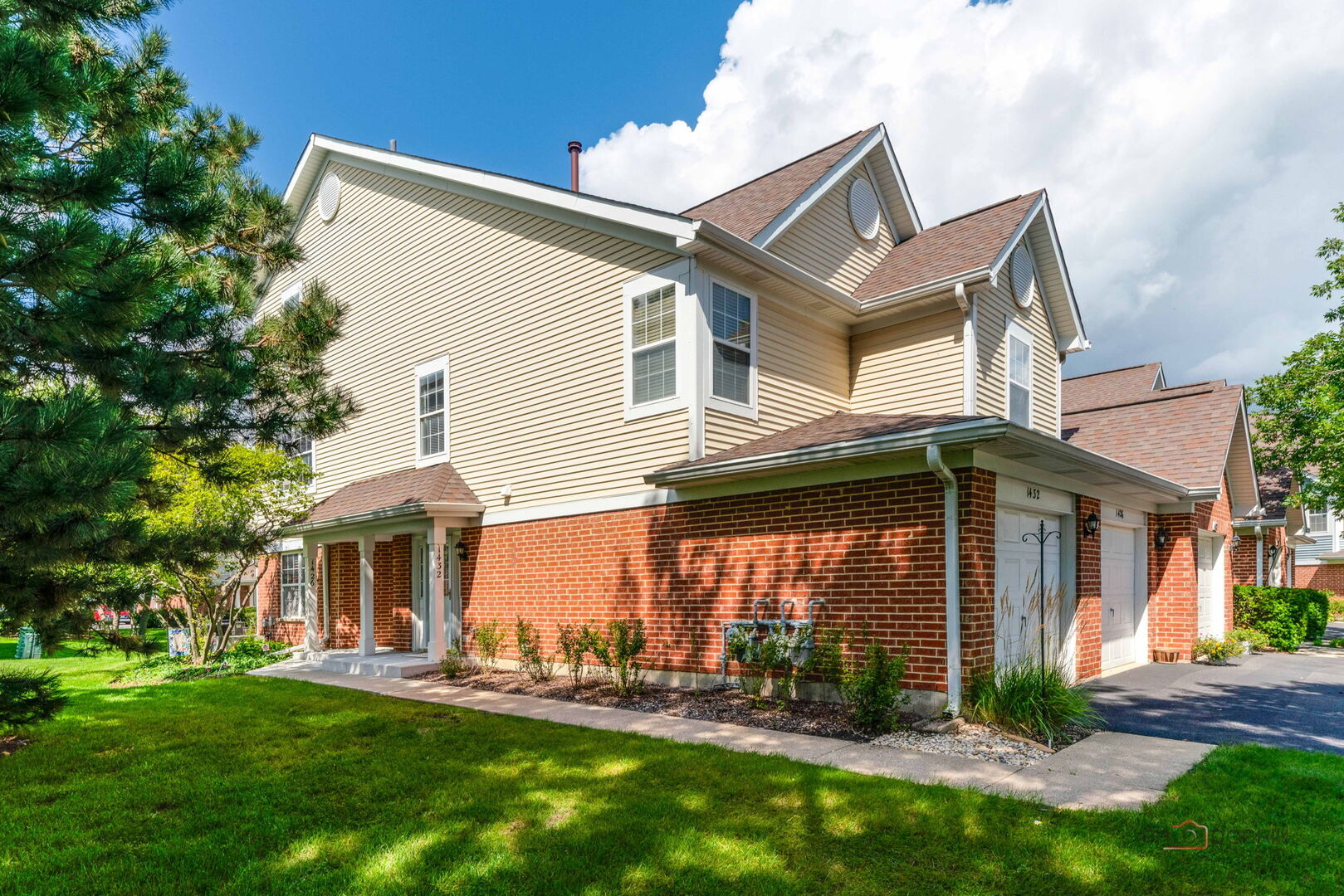 1432 Hampshire Court