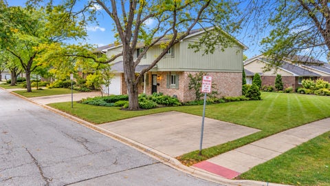 Tiny photo for 1502 Johnstown Court, Wheaton, IL 60189 (MLS # 12768307)
