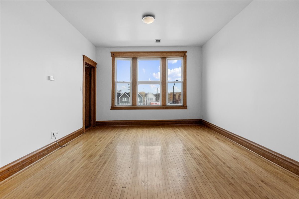 3401 W Armitage Avenue 3E