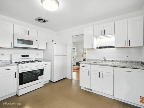 Tiny photo for 328 Morris Avenue, Bellwood, IL 60104 (MLS # 12466293)