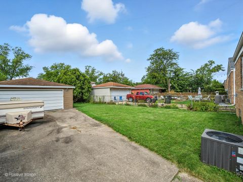 Tiny photo for 328 Morris Avenue, Bellwood, IL 60104 (MLS # 12466293)