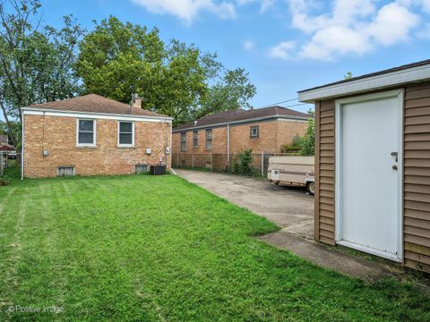 Tiny photo for 328 Morris Avenue, Bellwood, IL 60104 (MLS # 12466293)