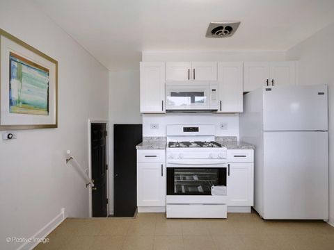 Tiny photo for 328 Morris Avenue, Bellwood, IL 60104 (MLS # 12466293)