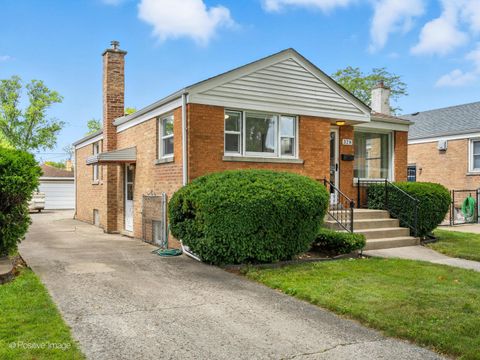 Tiny photo for 328 Morris Avenue, Bellwood, IL 60104 (MLS # 12466293)