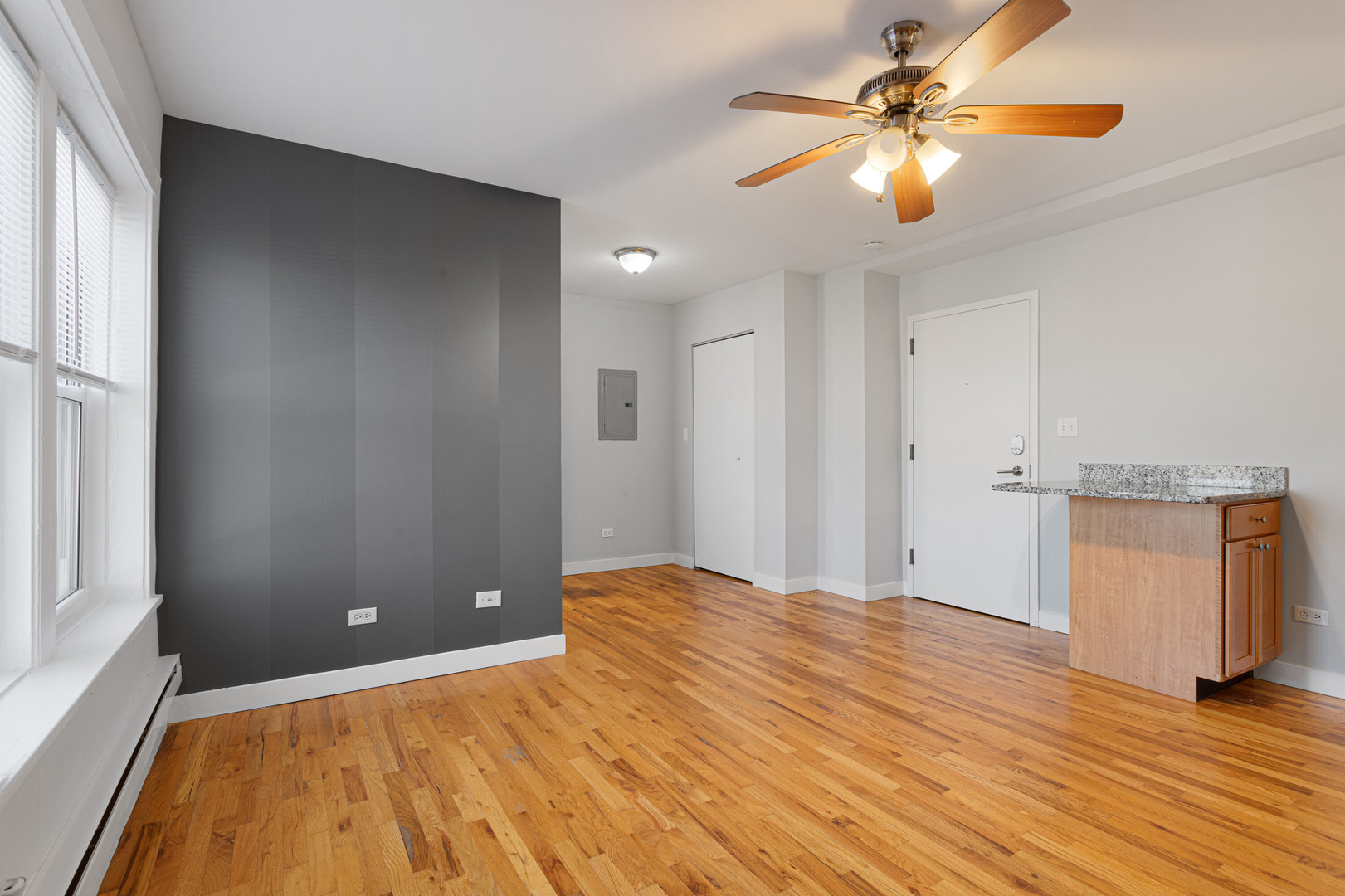 7450 N Greenview Avenue 32