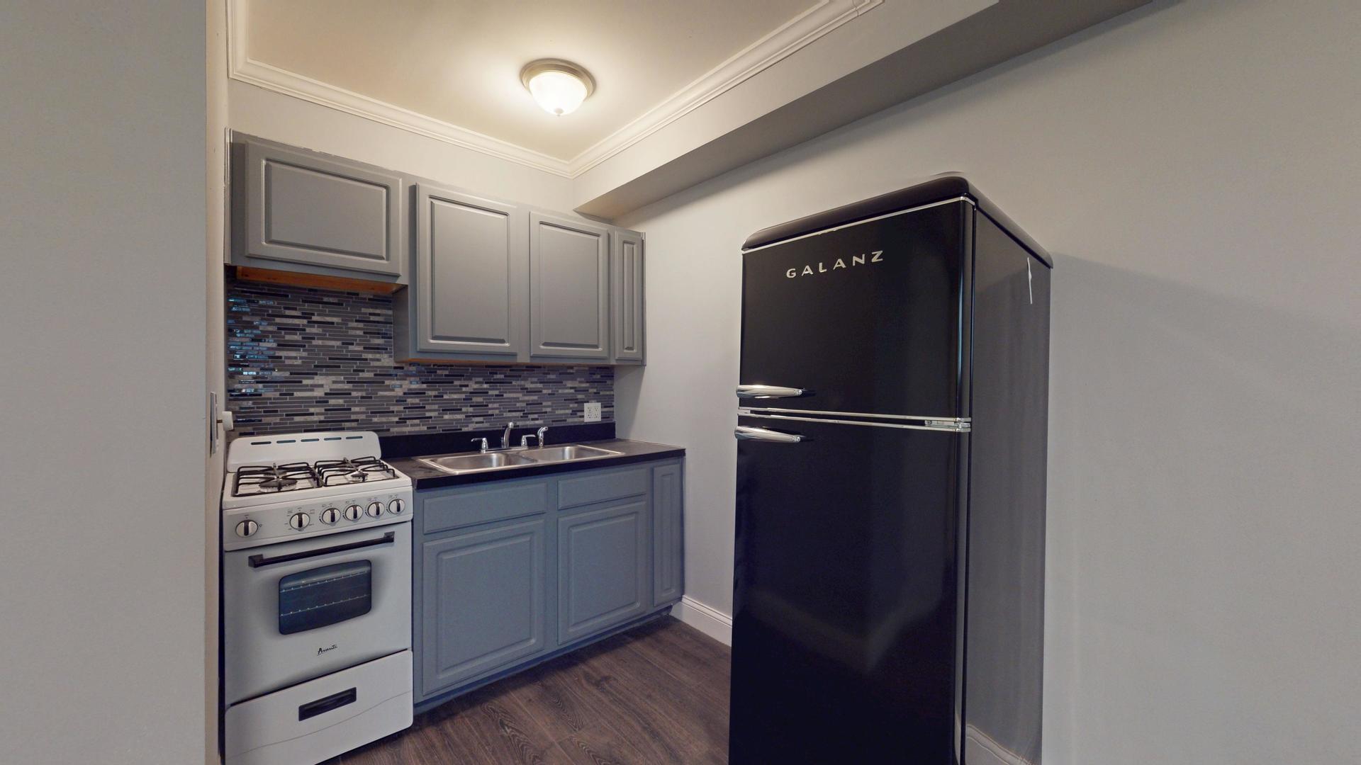 21 E DIVISION Street GDNN