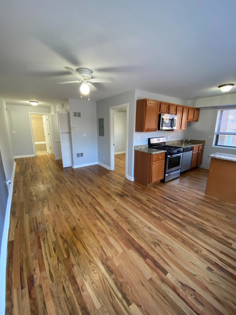 7616 N MARSHFIELD Avenue 409