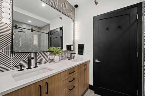 Tiny photo for 700 N Larrabee Street #1613, Chicago, IL 60654 (MLS # 12572130)