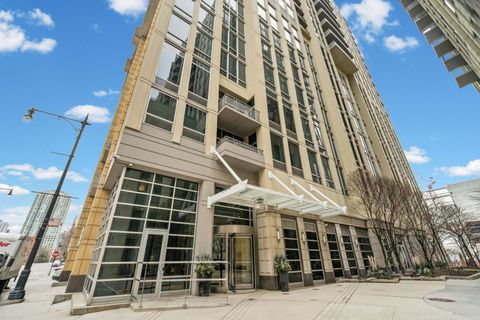 Photo of 700 N Larrabee Street #1613, Chicago, IL 60654 (MLS # 12572130)