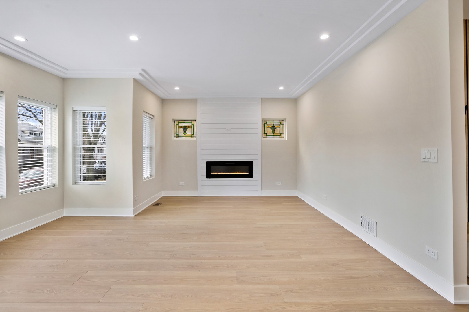 5700 W Grace Street, Chicago, IL, 60634 1 5700 W Grace Street