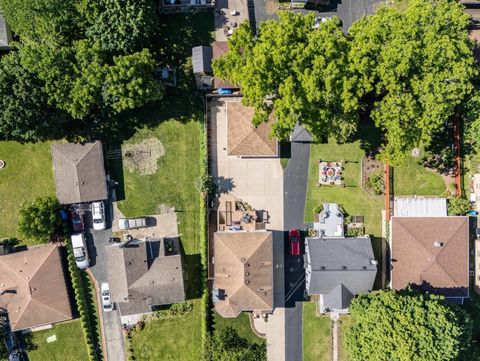 Single Family Residence in Wauconda IL 124 Hubbard Court 53.jpg